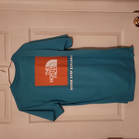 Small north face tee. - Picture 3 of 3